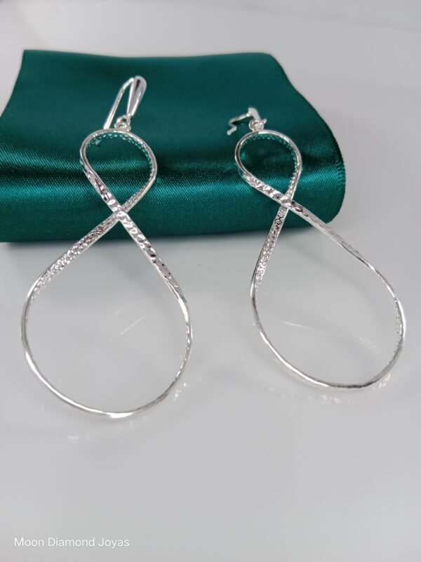 Aretes Infinito