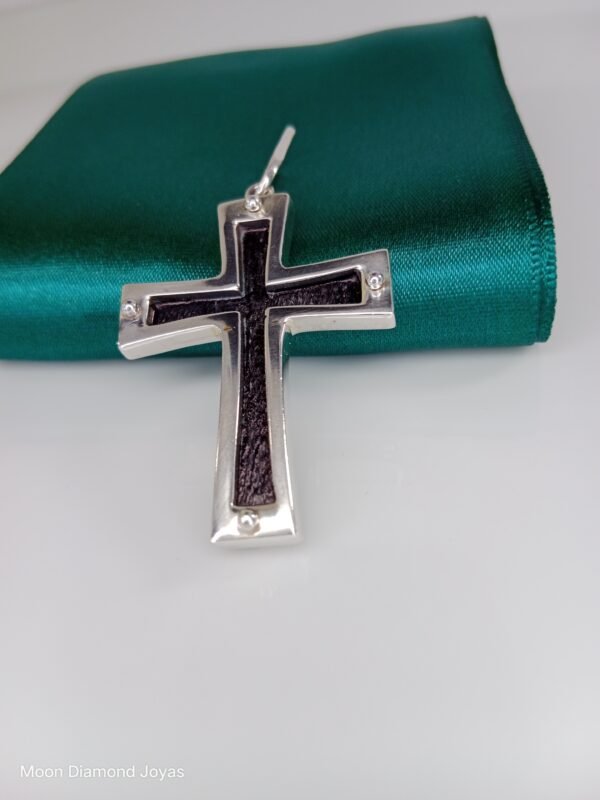 CRUZ DE FONDO NEGRO - Imagen 2