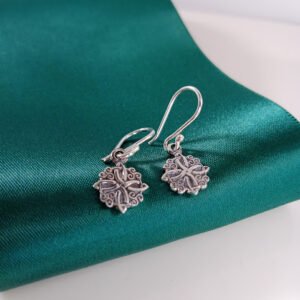 Aretes Nudo de Bruja Mini