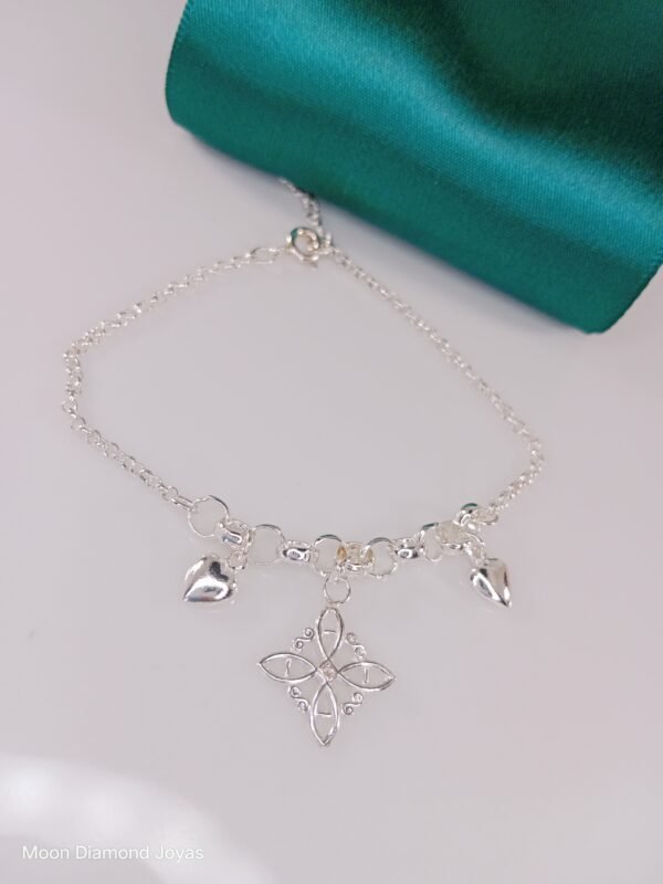 Pulsera Corazón Nudu de Bruja