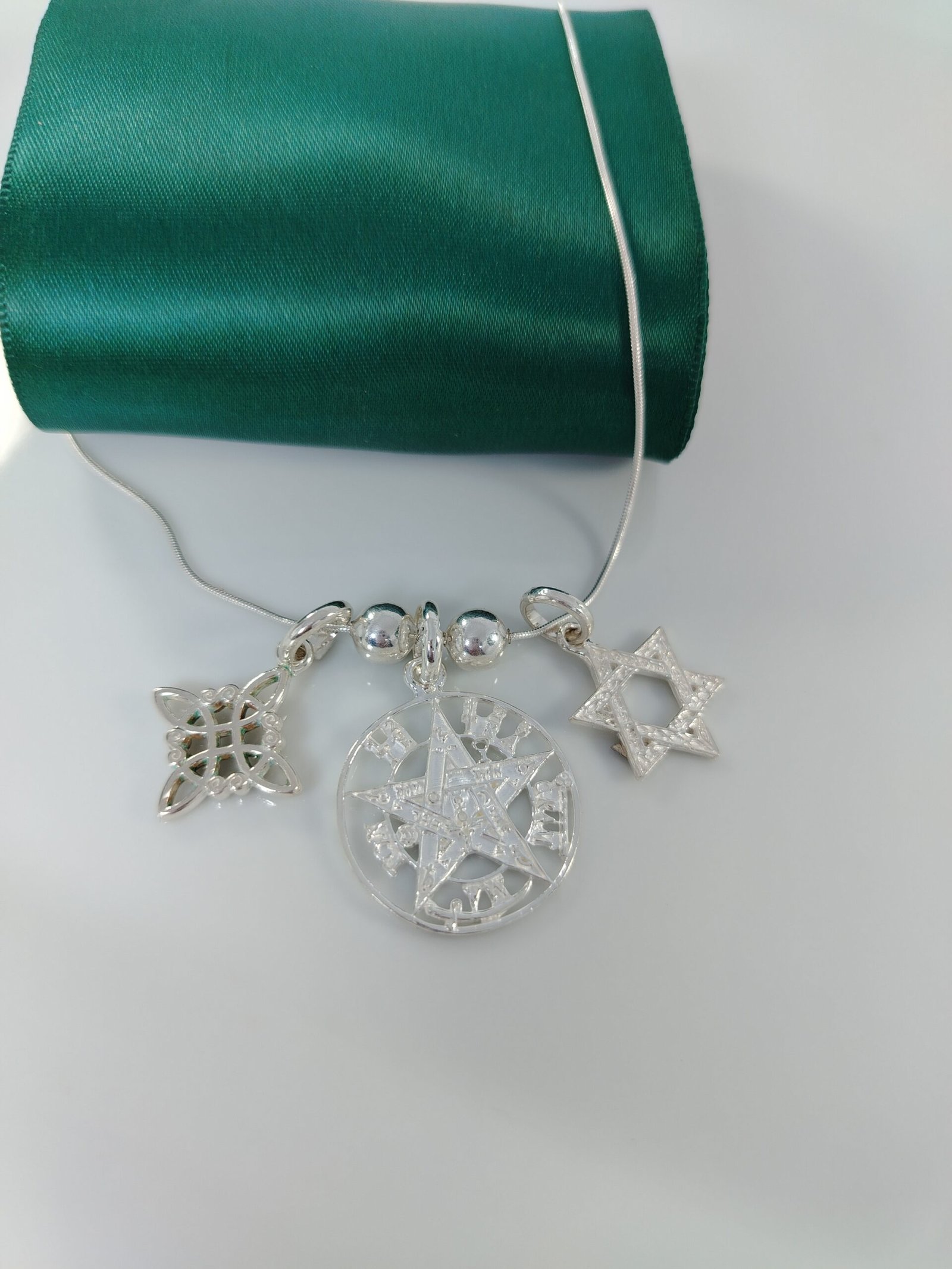 COLLAR TRIPLE AMULETO - Imagen 6