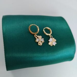 ARETES DE TREBOL
